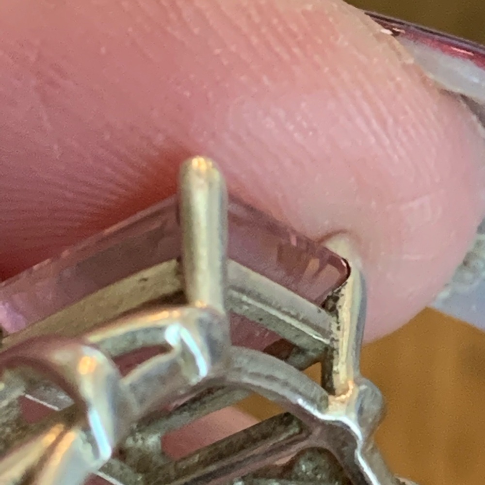 Beautiful sterling silver ring with square pink CZ - Picture 5 of 9